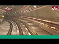 నదిలోపల మెట్రో రైలులో మోడీ ప్రయాణం | Indias 1st Underwater Metro | Jordar News | hmtv  - 01:01 min - News - Video