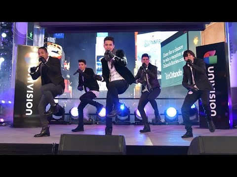 CNCO - Devuélveme Mi Corazón - Times Square New York 2016
