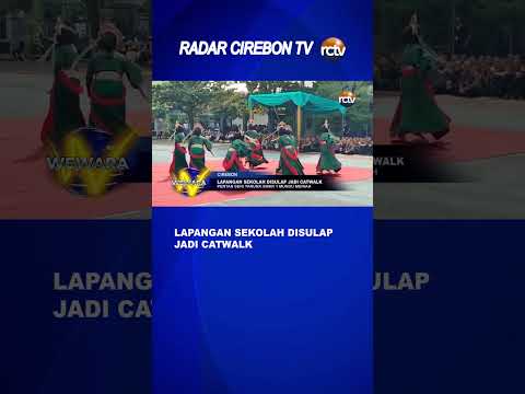 Lapangan Sekolah Disulap Jadi Catwalk