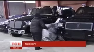 Euromaidan activists of "Right Sector" found an abandoned warehouse with exclusive cars near Kyiv 
Automobile VIP-collection is discovered in Gostomel, possibly it belongs to Yanukovych.
Narodna Samoo