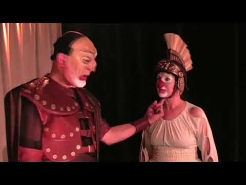 Antigone - En klassiker med röd näsa