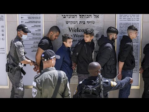 Több mint 300 palesztint vettek őrizetbe a Templom-hegyi zavargások után