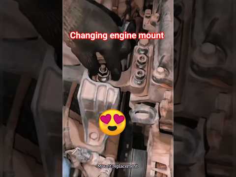 How to replace engine mount 👍👍. #enginemount #viraltubetech #autorepair