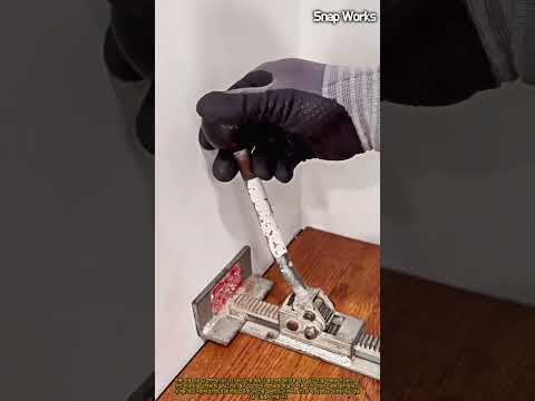 벽 모서리 마루 틈새를 완벽하게 조여주는 플로어링 잭 밀착 결구 기술 #worker #process #floorjack #installation #woodworking