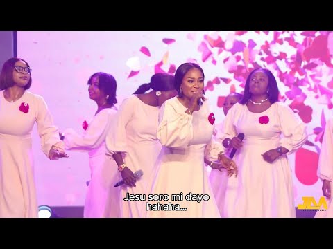 Praise Medley with Min Christabel ft. Jesuslife music @JJHairston @mercy_chinwo @ccioma