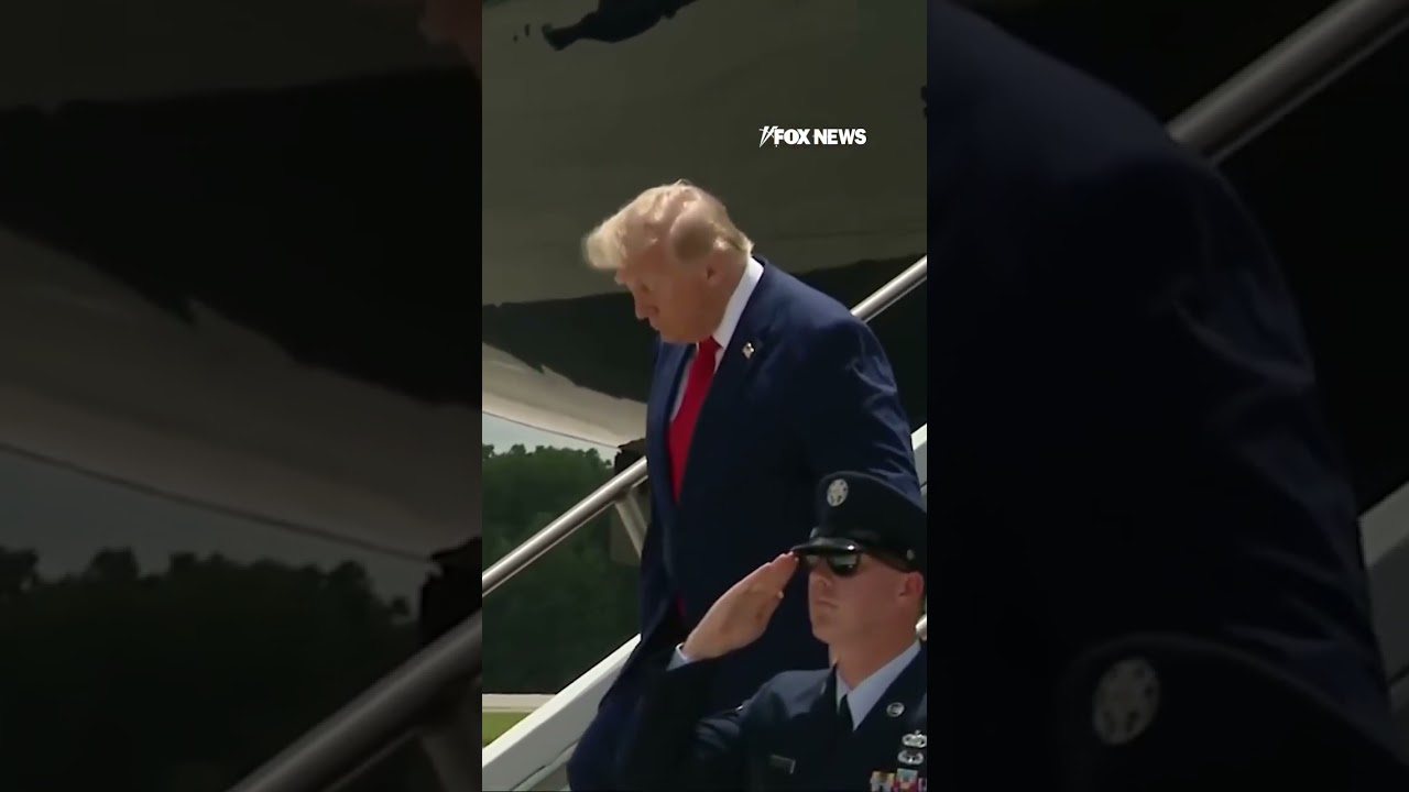 ARRIVAL: Trump touches down in Marietta, Georgia #trump #shorts #donaldtrump #politics