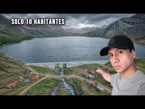 El Pueblo Escondido Bajo una Laguna Gigante