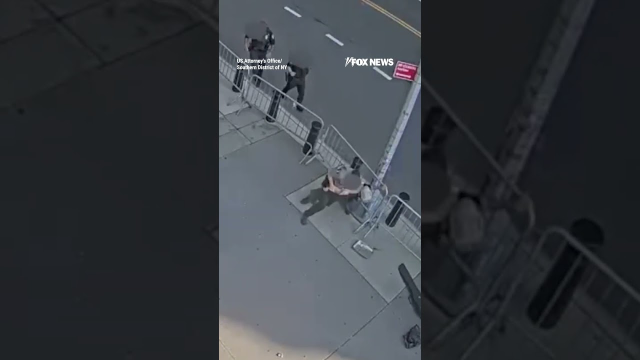 Officers TACKLE 'anti-American' suspect after firebombing at federal building #shorts
