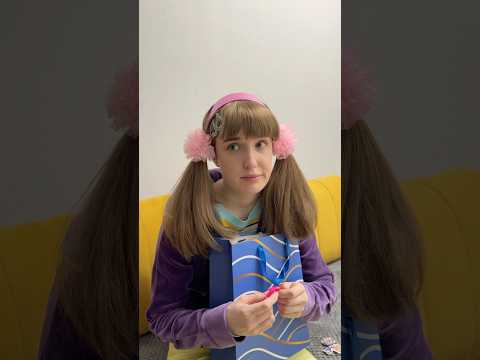 Ты в детстве собираешься на др к однокласснице