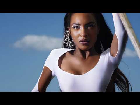feelunique.com & Feel Unique Voucher Code video: Mugler Alien | Feelunique