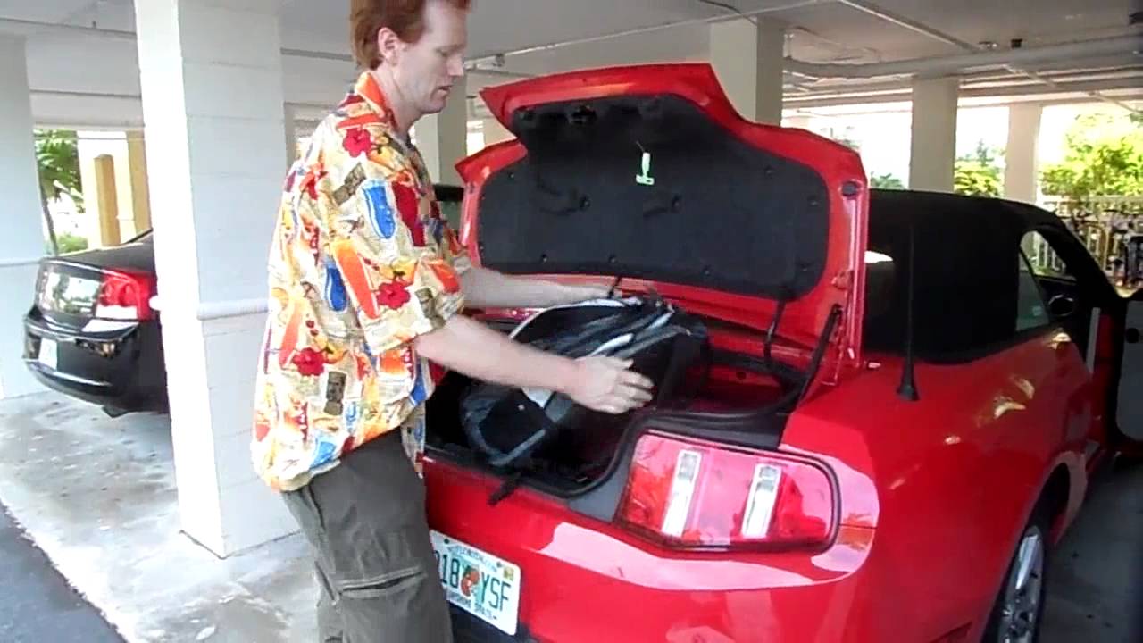2013 Ford mustang convertible trunk space #2