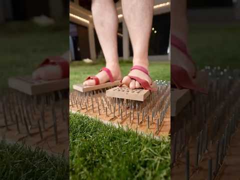 حذاء من مسامير ضد مسامير🤯!