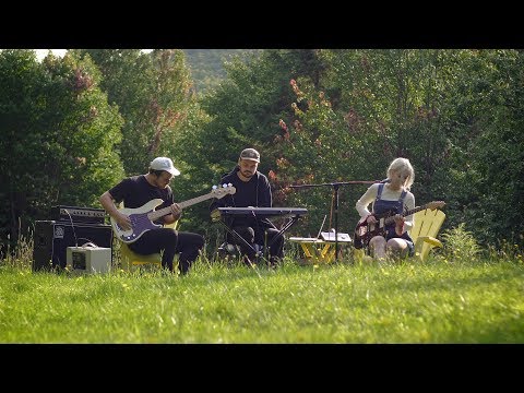 Men I Trust - Break for lovers (live)