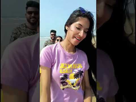 बाई गॉड तेरी सेवा करेंगे 😉 youtube#shraddhu#friend#masti#majja#youtubeshort#yaari#friendforever#