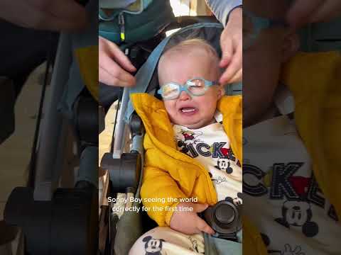 Baby can see the world more clearly after wearing corrective glasses🥰🥰#funny #baby #glasses #fyp