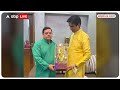Diwali 2023: दिवाली पर पीड़ित डॉक्टर के घर पहुंचे Kumar Vishwas, गिला-शिकवा भुलाकर दी बधाई | ABPNews  - 01:53 min - News - Video