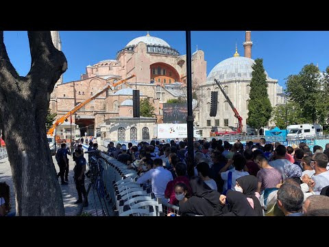 Ayasofya Camii'ne ziyaretçi akını sürüyor