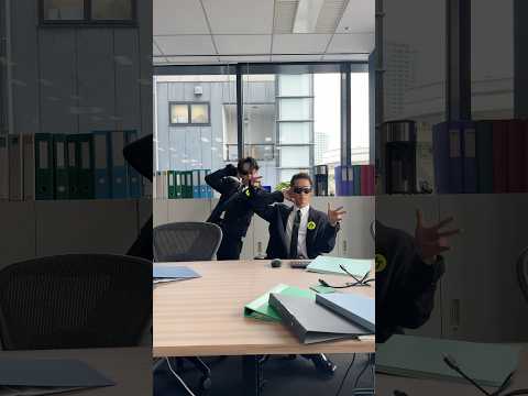 オフィスでカリスマックスに挑戦！Snow Man岩本照と宮舘涼太がパラパラダンス初披露 サムネイル