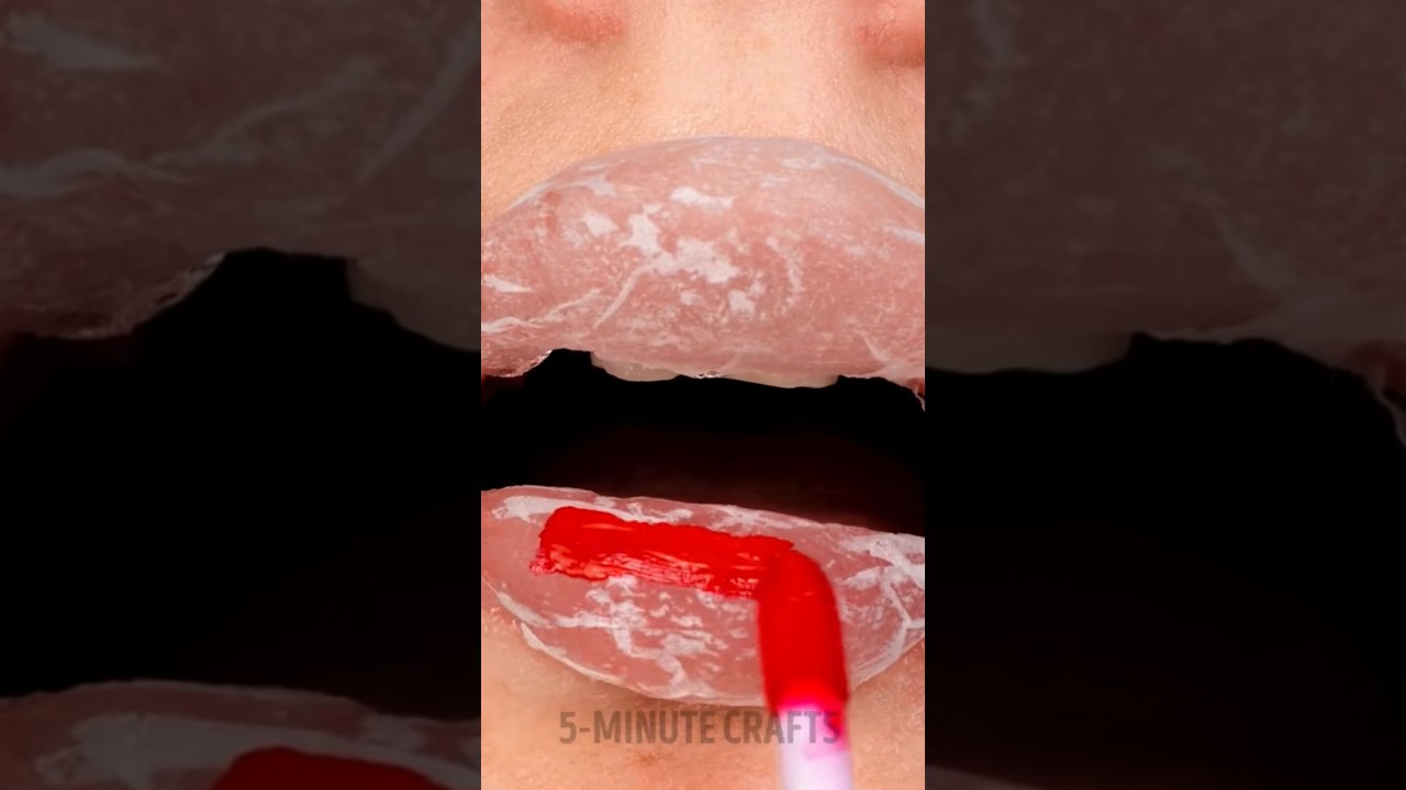 DIY BIG lips in seconds👄 Perfect for your next Insta photo #beautyhacks #5minutecrafts