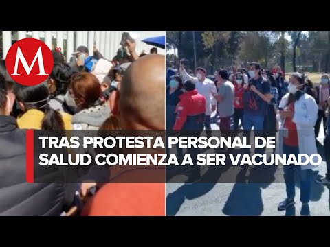 Vacunan contra covid-19 a personal médico que protestó en Iztapalapa