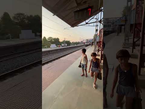 #train 🚆 भारतीय रेलवे के पाँच 5️⃣ नियम है! #railway आये जानते है #indianrailways #station #viral