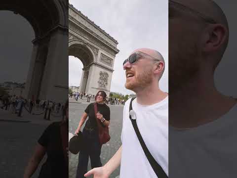 No sabía que era muy peligroso cruzar al Arco del Triunfo en Paris