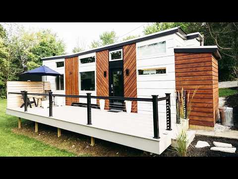 A beautiful little park on wheels that anyone who sees it will be amazed by its perfect beauty.