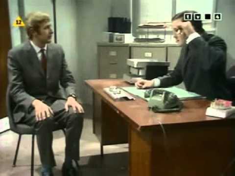Bycie menadżerem to wyższa szkoła jazdy. Klasyka angielskiego humoru - Monty Python w pełnej krasie.