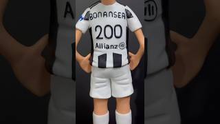 Celebrate Barbara’s 200 appearances with Juventus Women 🤍🖤?? #art #sculpture #juventus