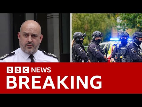 LIVE: Four people injured in car and stabbing attack at Manchester synagogue | BBC News