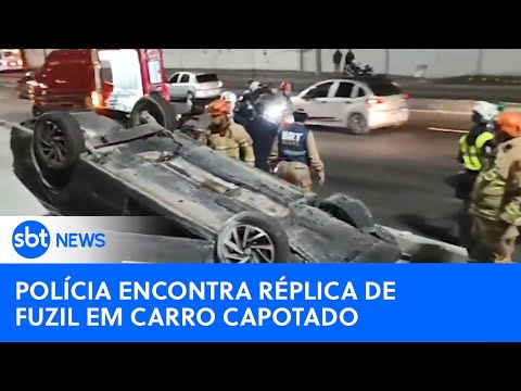 Após capotar carro, homem foge a pé e polícia encontra réplica de fuzil | #SBTNewsnaTV (01/06/24)