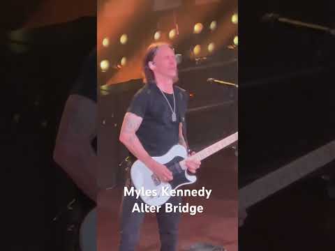 MYLES KENNEDY shredding on Guitar!  🎸 8/29/23 M 