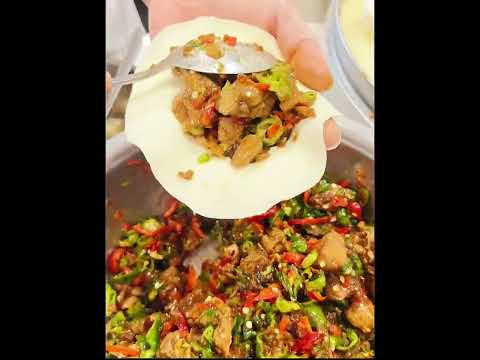 我!!居然吃到了臨沂炒雞餡的大包子!!一比一臨沂炒雞味道,我真的震驚!!!!#臨沂炒雞 #潘二姨#臨沂大學 #臨沂大學美食 #潘二姨