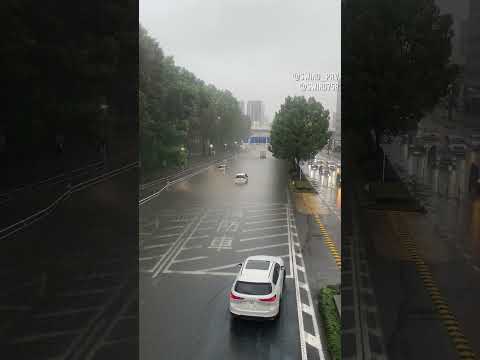 【緊急・注意喚起】名古屋市内中心部・伏見通 白川公園付近が冠水のため通行不能となっています