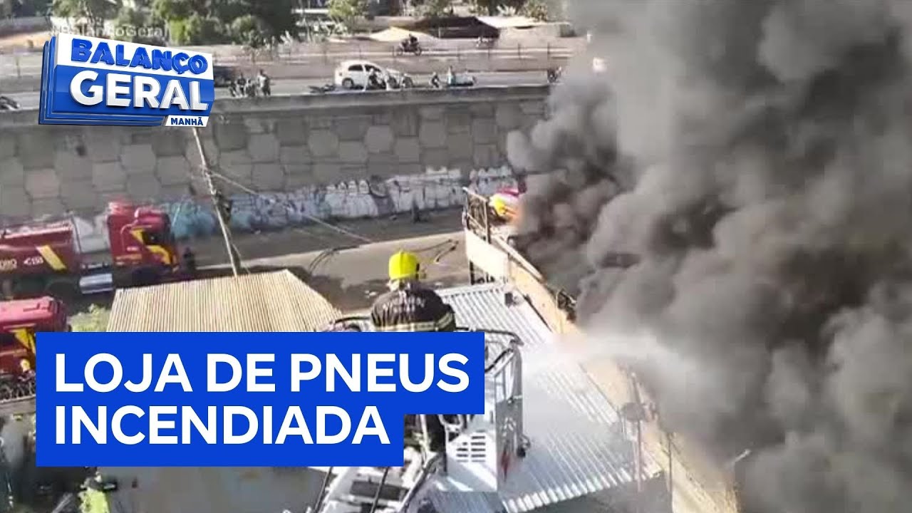 Incêndio de grandes proporções atinge loja de pneus em Goiânia