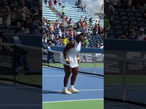 TT and a W at the Cincinnati Open 😤 #WTA #Tennis #CincyTennis #TaylorTownsend #Shorts