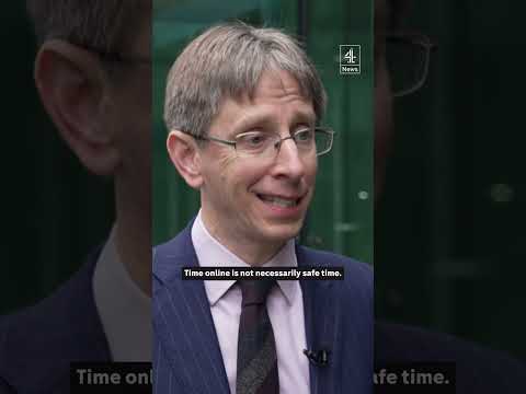 Teen boy violence online is 'growing' - NCA