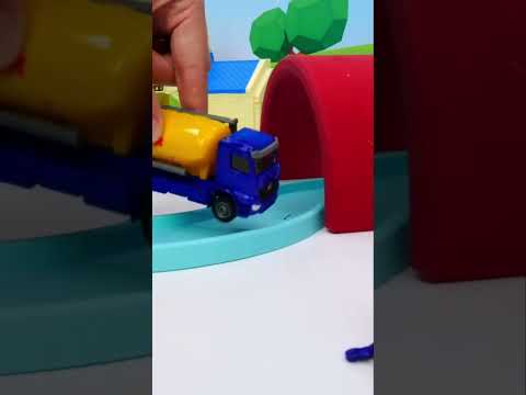 ⛽🚛Polttoaineen säiliörekka ajaa bensiiniasemalle #lastenvideo #lastenautot #lastenrekat