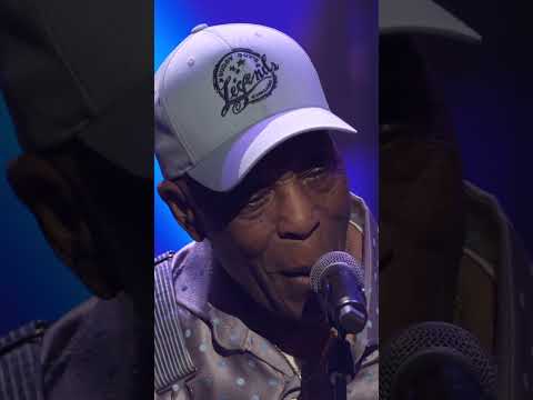 Buddy Guy Brings the Blues to Chicago | “Damn Right, I’ve Got the Blues” #Shorts