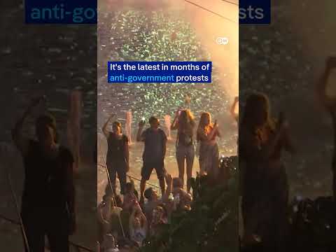 Serbia: Violent clashes and calls for change | DW News
