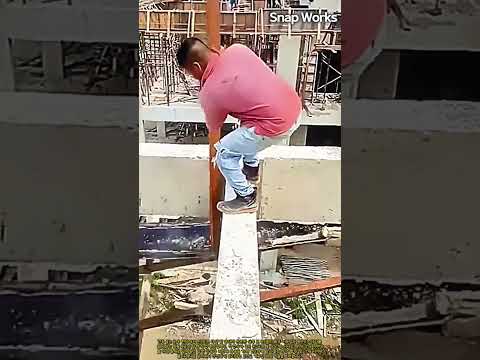 콘크리트 양생 완료 후 하부 거푸집 지렛대 해체 과정 #worker #process #engineering #scaffolding #<strong>contractor</strong>