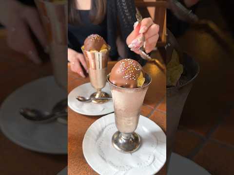 店員さんが走って提供する賞味期限10秒のチョコレートパフェ🍫 #大阪グルメ