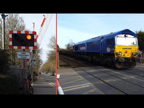 Sleeper Train at Doddington Road Level Crossing [Lincs, 05/02/23]