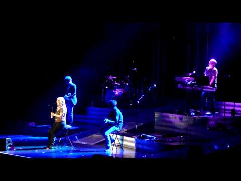 Kelly Clarkson - Tonight I Wanna Cry (Keith Urban Acoustic Cover) @ Acer Arena 17 April 2010 mp3