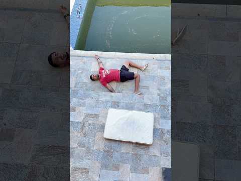 O DAVI JOGOU MINHA BOLA NA PISCINA RADIOATIVA 😱 (DEU RUIM!) #shoets