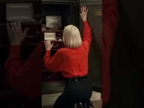 Sandra em desespero quando todas as suas joias some #êtamundomelhor #novela #novelas #globo