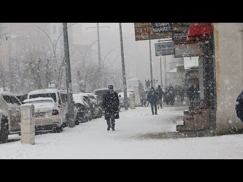 Yüksekova'da yoğun kar yağışı