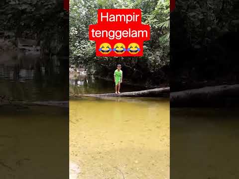 Anak kecil mandi di sungai @rgptube #mandisungai #berenang #anakpintar #vidioshort #vidioviral