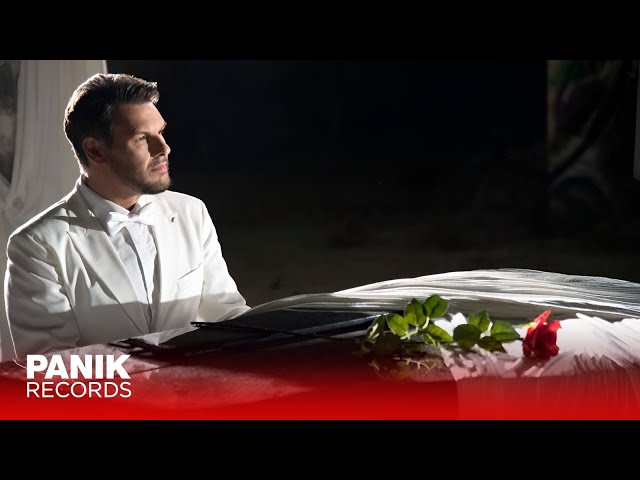 Πάνος Κιάμος - Παράτα Με - Official Music Video