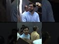 Uddhav Thackeray along with son Aditya Thackeray arrives at polling booth in Mumbai to cast vote  - 00:23 min - News - Video